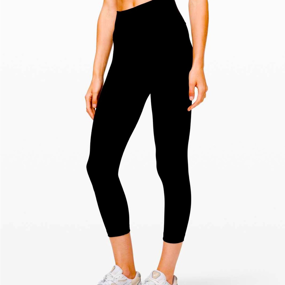 Lululemon high rise 23” crops size‎ 0 black like new